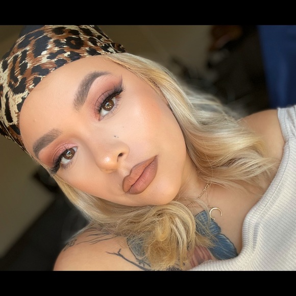 Meet your Posher, Daniela - Picture 1 of 1